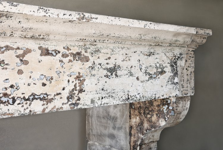 oude franse kalkstenen mantel