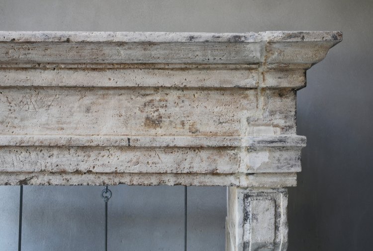 antieke franse kalksteen schouw