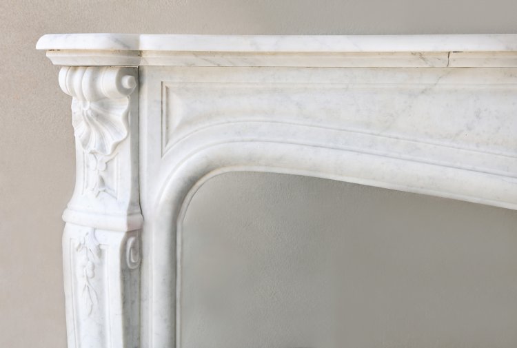 19e eeuwse carrara marmeren mantel