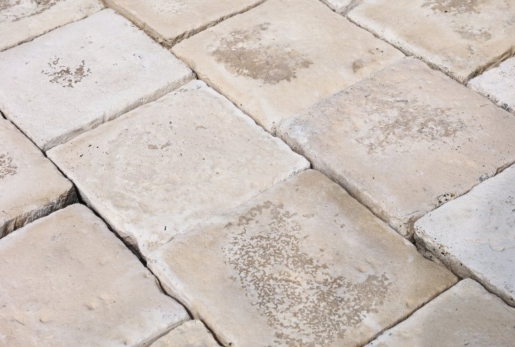 gebaar dik Land restpartij beton tegels | De Opkamer | Antieke vloeren en schouwen
