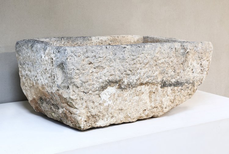 oude italiaanse kalksteen wasbak