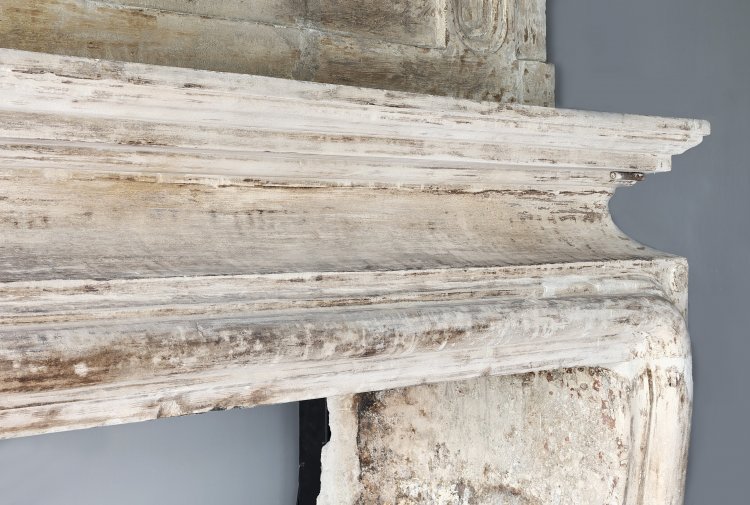 18 eeuwse franse kalkstenen mantel