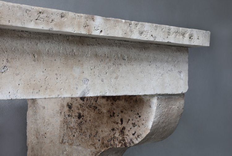 oude franse kalkstenen mantel