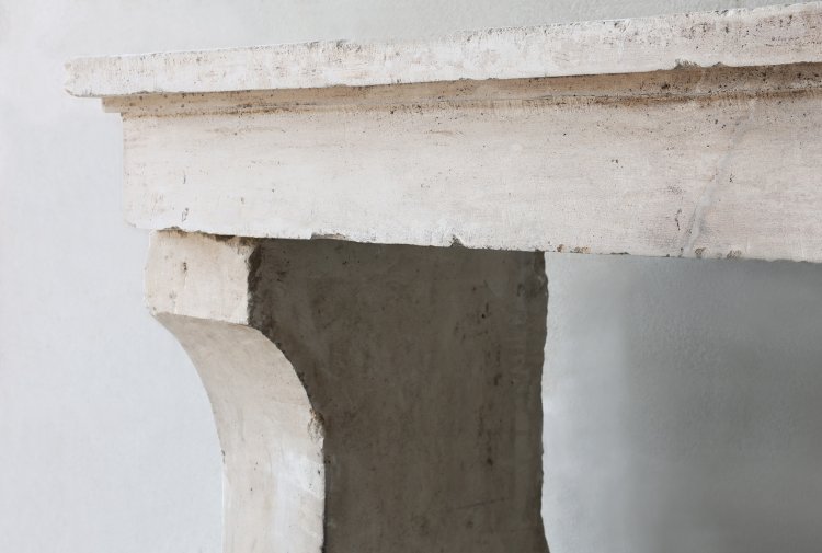 oude franse kalkstenen mantel