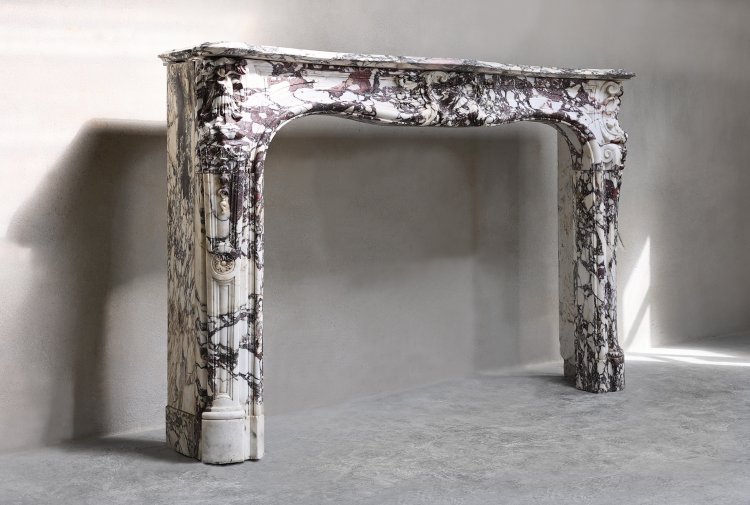 breccia violetta marmeren mantel