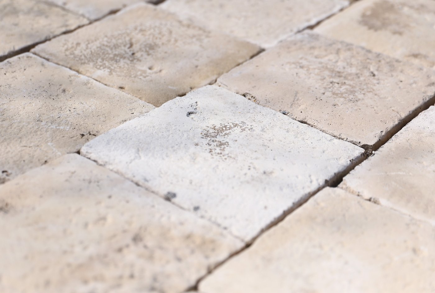 gebaar dik Land restpartij beton tegels | De Opkamer | Antieke vloeren en schouwen
