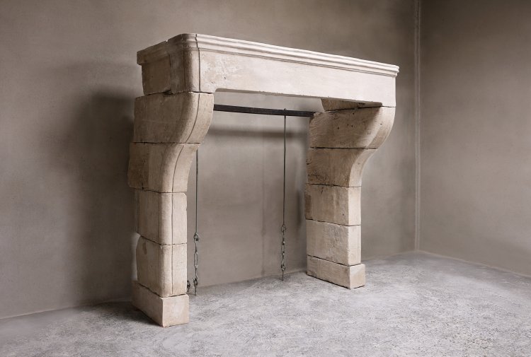 oude franse kalkstenen schouw
