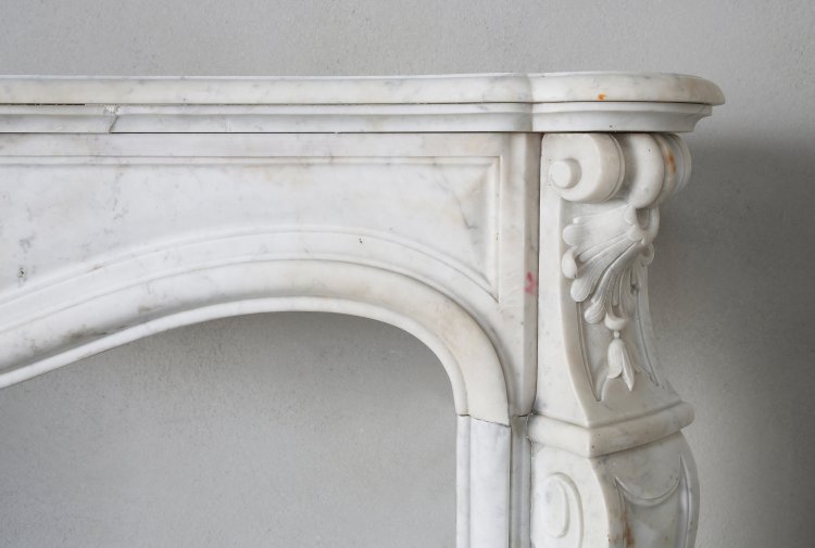 19e eeuwse schouw van witte Carrara marmer