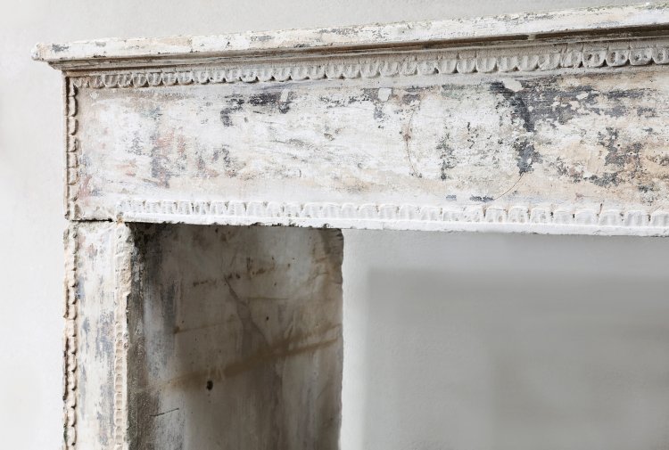 oude franse kalkstenen mantel