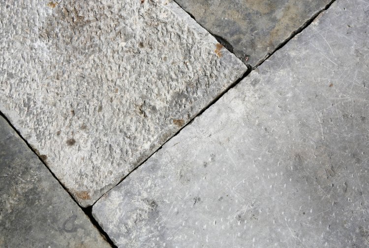 oude natuursteen vloer