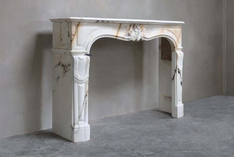 Paonazzo marmeren mantel