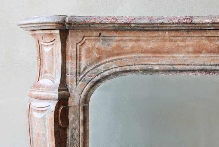 Pompadour stijl chimney