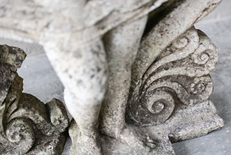 19e eeuwse set franse kalksteen beelden